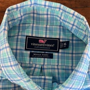 Used like new Vineyard Vines Performance Whale Shirt